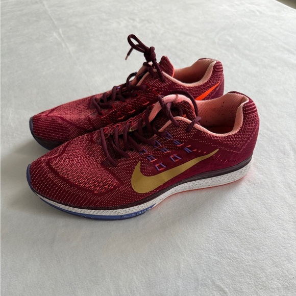 Nike Shoes - Nike Air Zoom Structure 18 Sneaker - Size 10